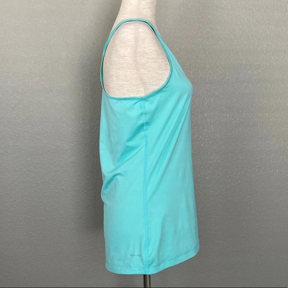 ⭐️ SOLD ⭐️ (3/$25) Nike Pro Workout Tank Top - Picture 4 of 6